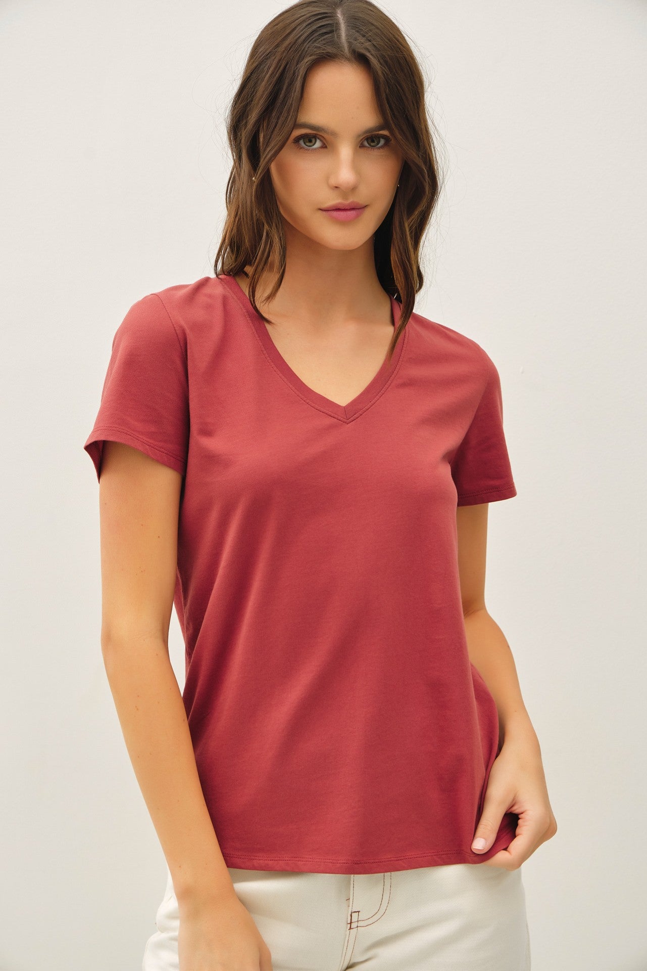 Be Cool Tatum Cotton Jersey V-Neck Tee, Chili Oil