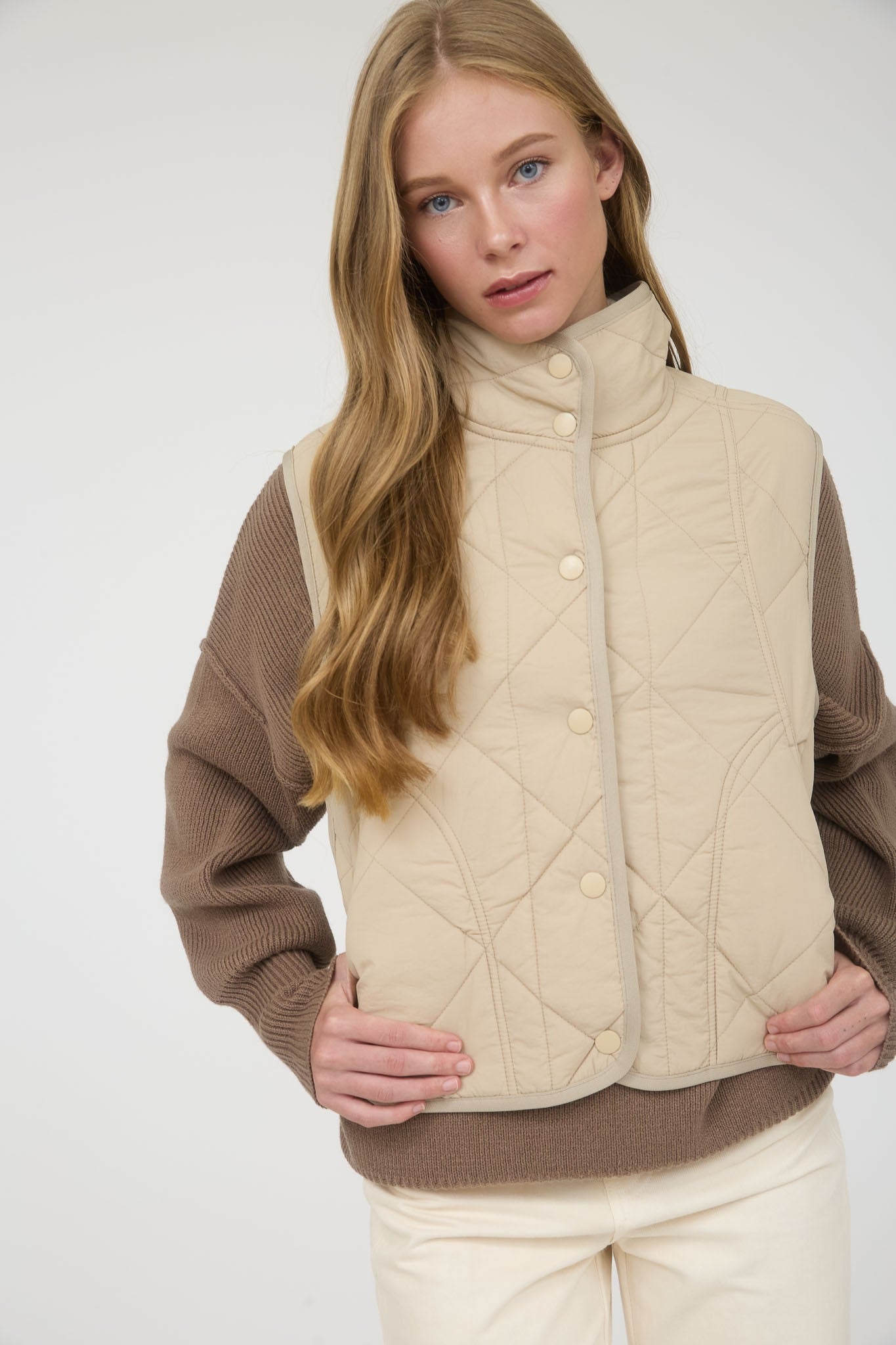  Sara Snap Button Quilted Vest, Khaki