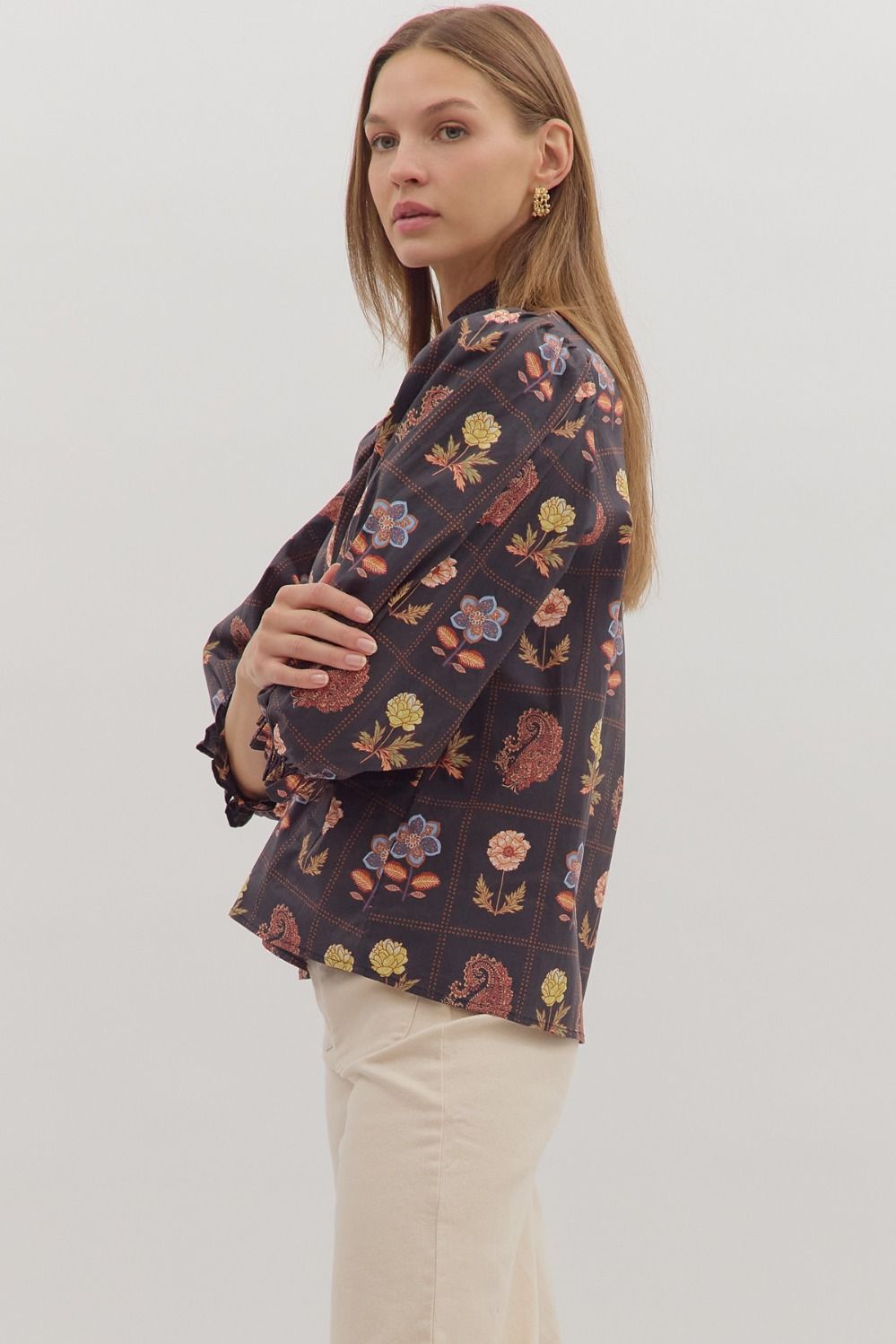  Emilia Floral Print Ruffle Detailed Top, Black