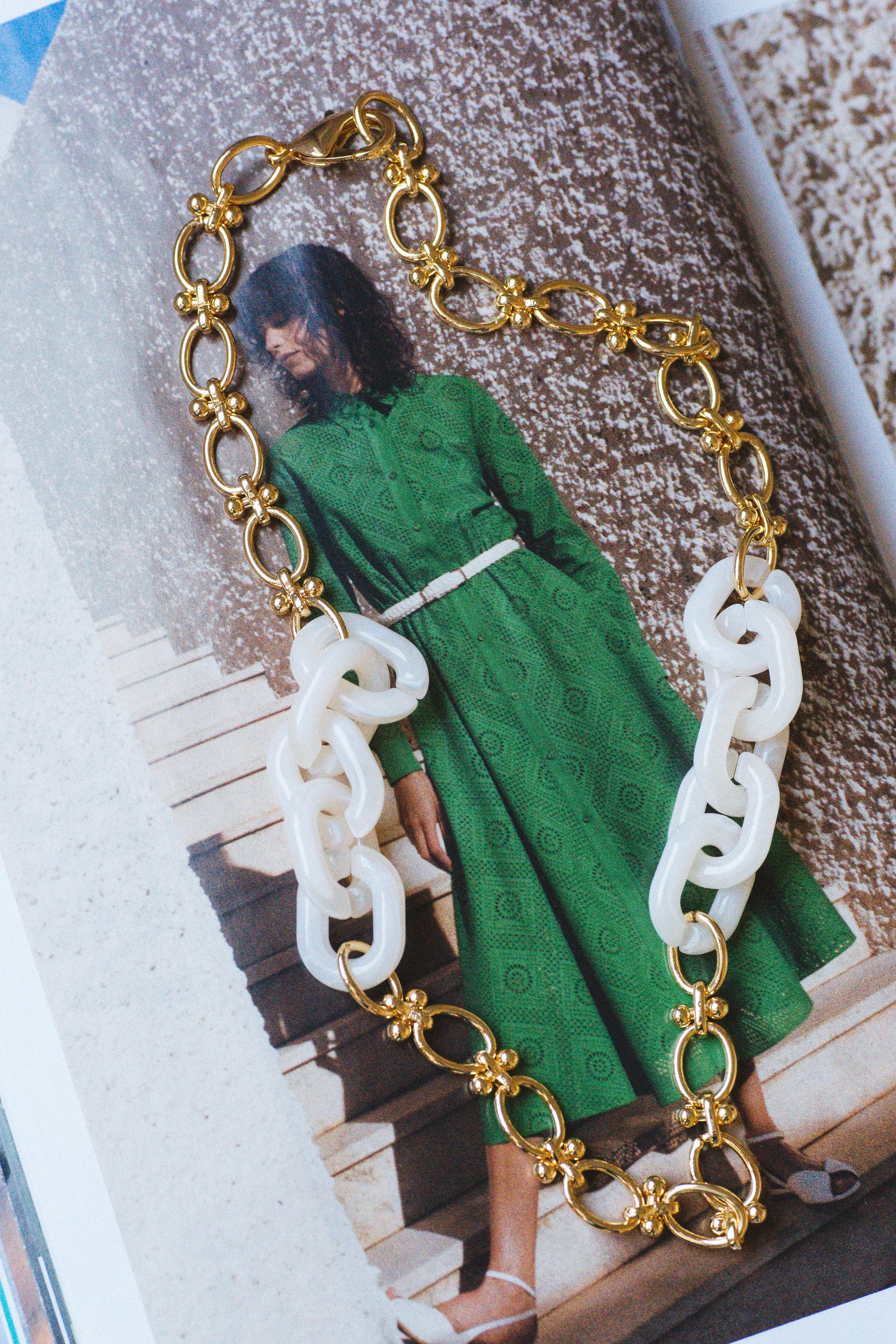  Roxi Resin Link Necklace, Ivory