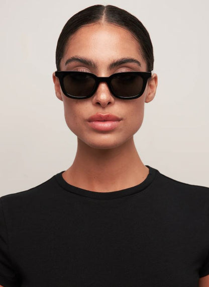  Nia, Black/Smoke | Otra
