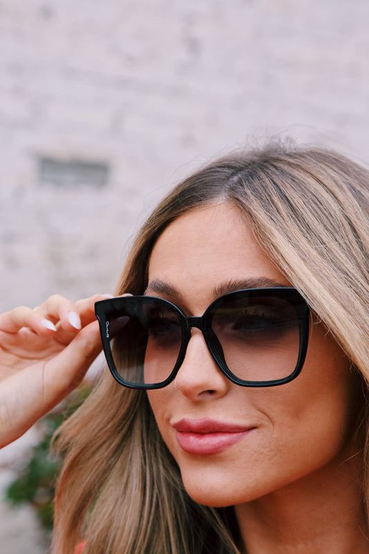  Betty Sunglasses, Black/Smoke Fade | Otra