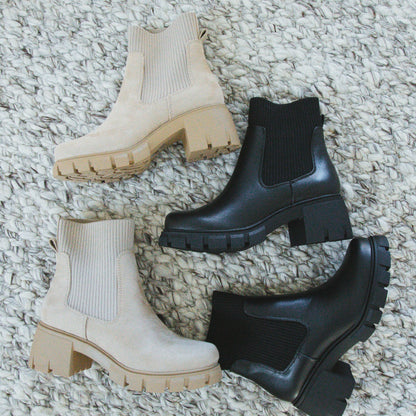  Zordy Ribbed Ankle Lug Sole Chelsea Boot, Black