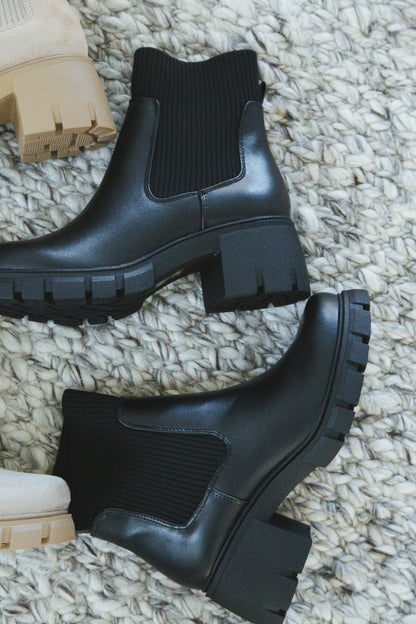  Zordy Ribbed Ankle Lug Sole Chelsea Boot, Black