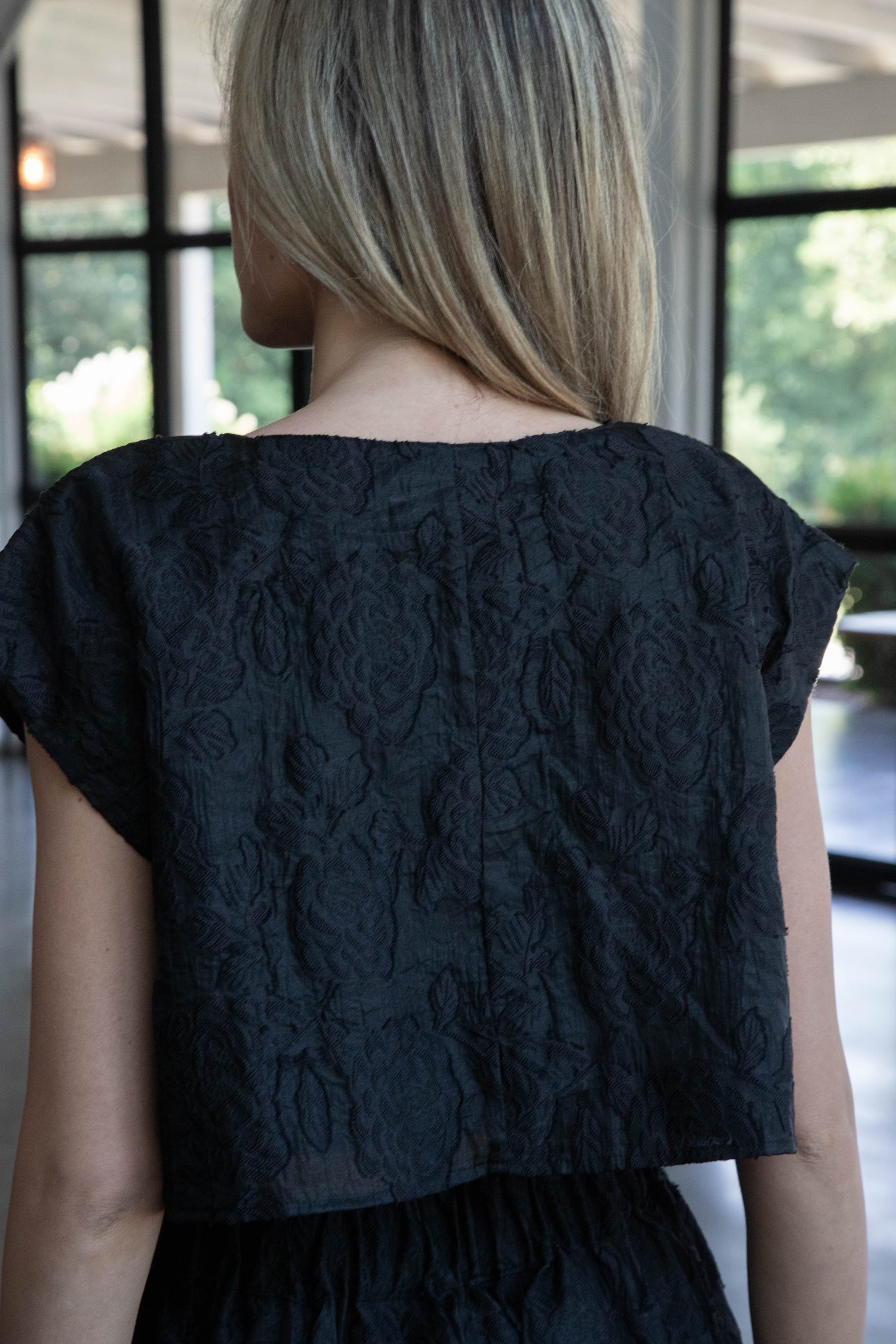  Ryann Cropped Jacquard Top, Black