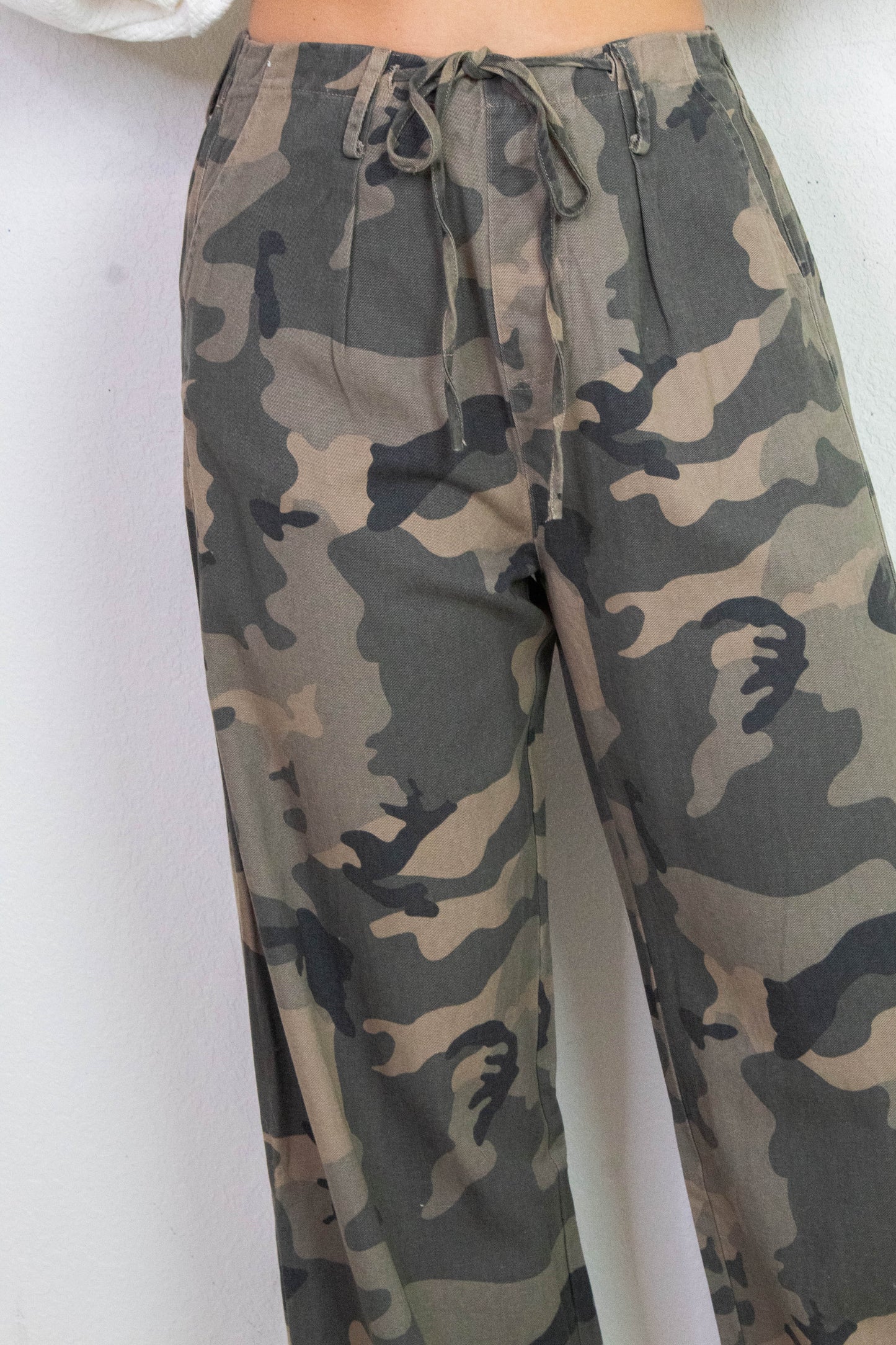  Rosalia Front Tie Woven Pant, Camo