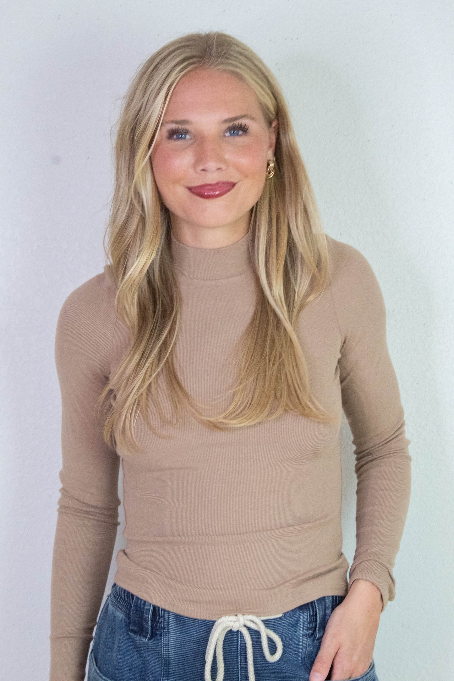  Ronan Mock Neck Top, Oak | Sadie & Sage