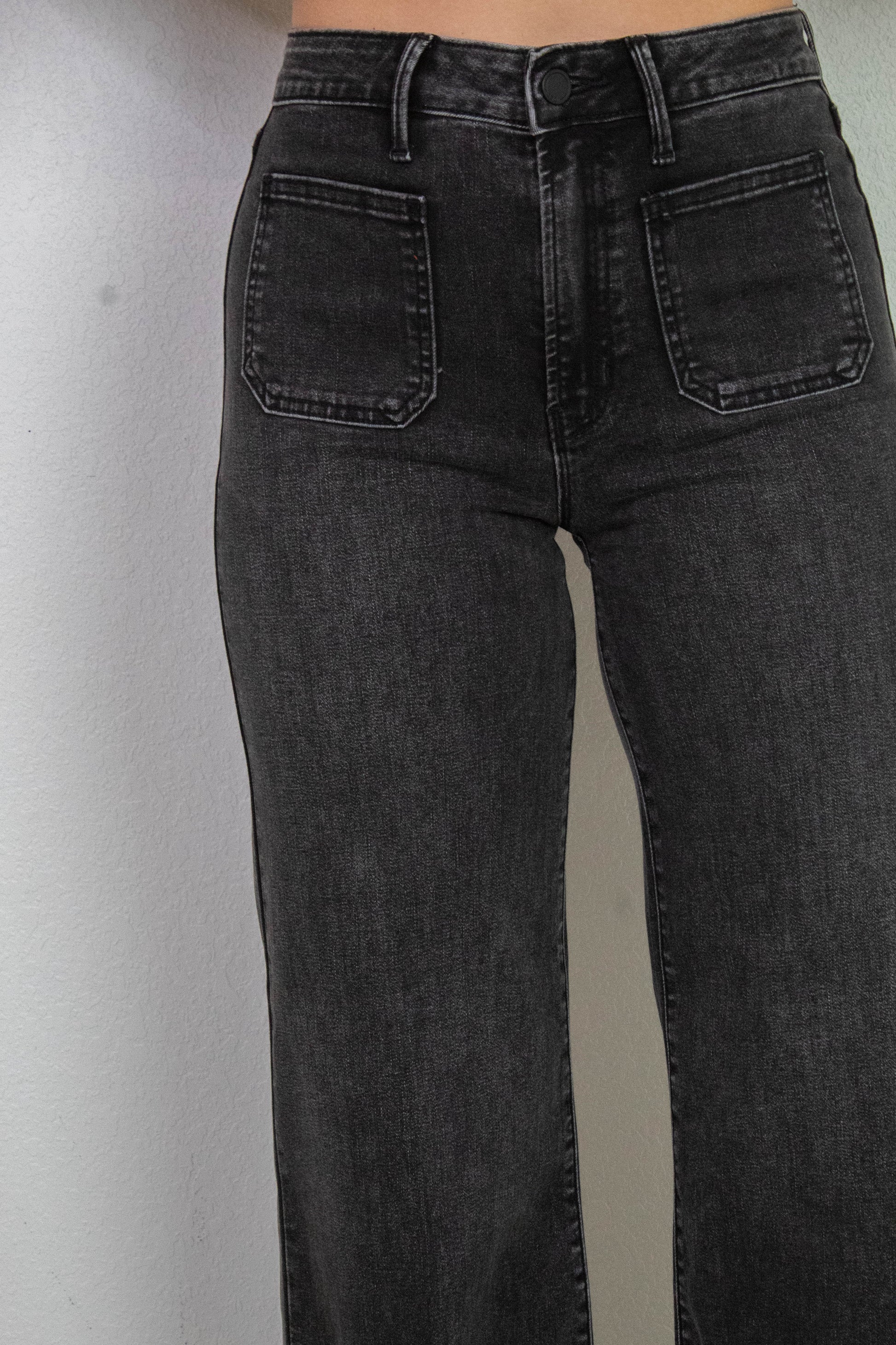  Leah Patch Pocket Wide Leg Jeans, Washed Black