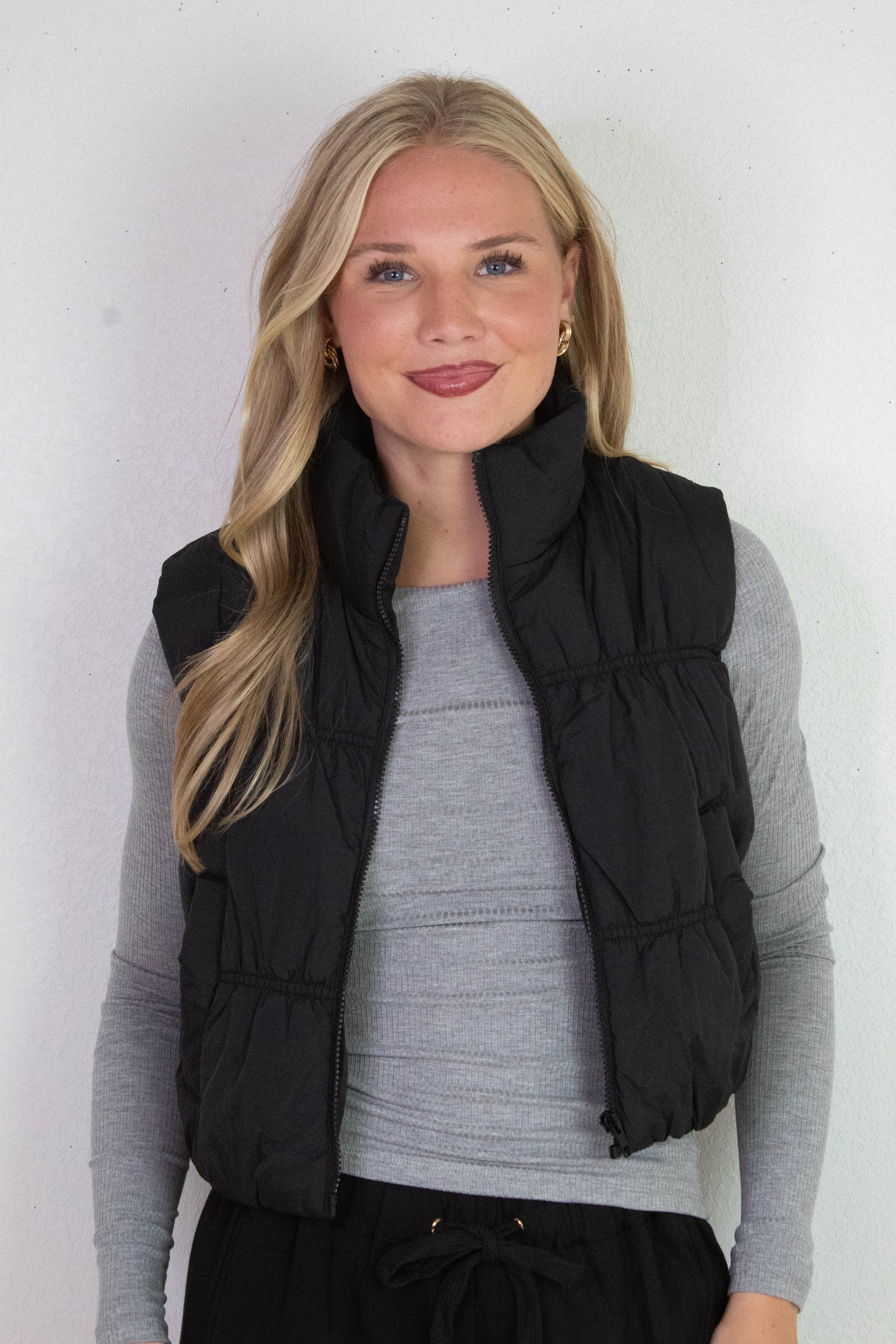  Martha Zip Up Cropped Puffer Vest, Black