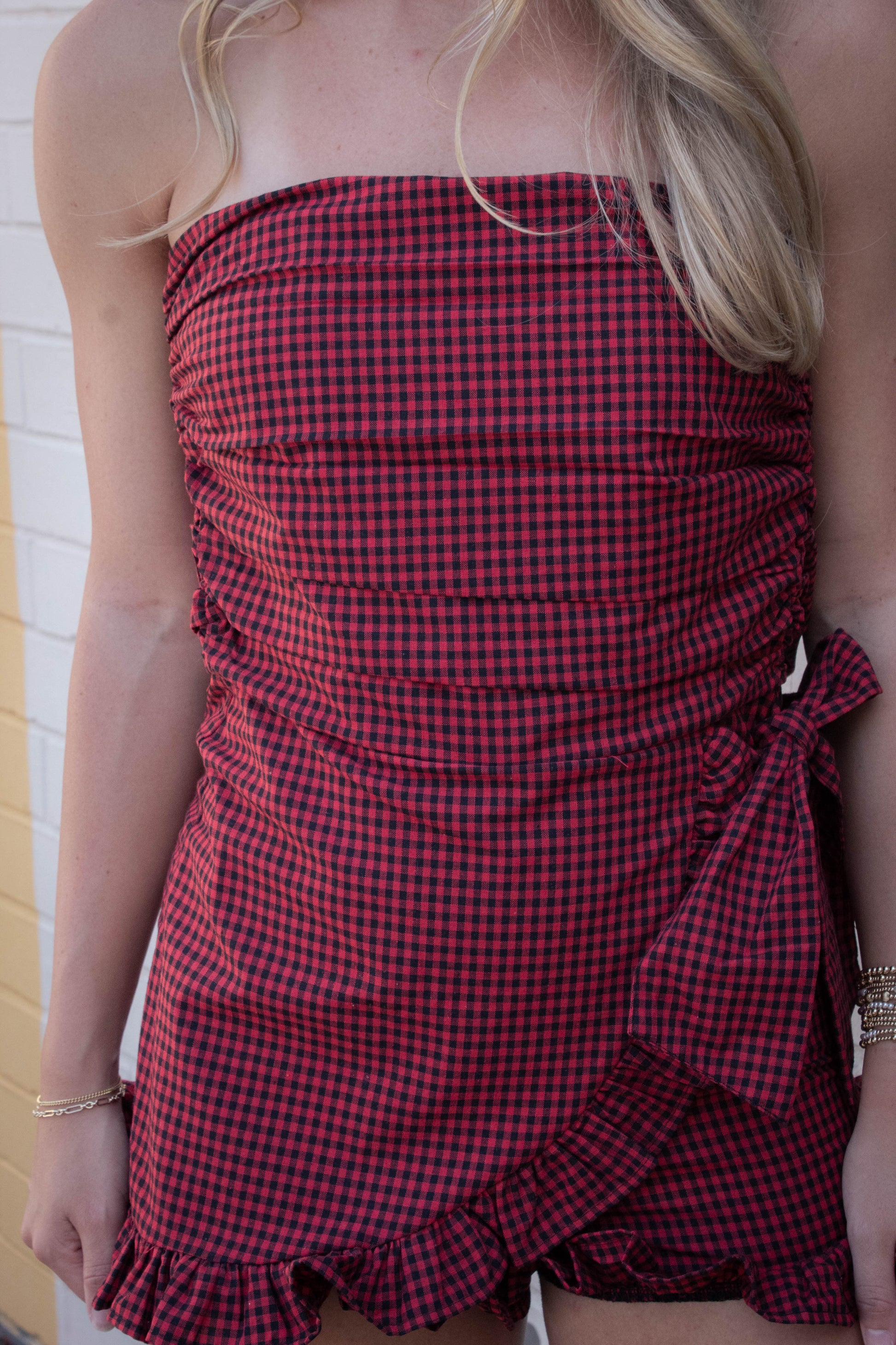  Guinevere Strapless Checkered Romper, Black Red
