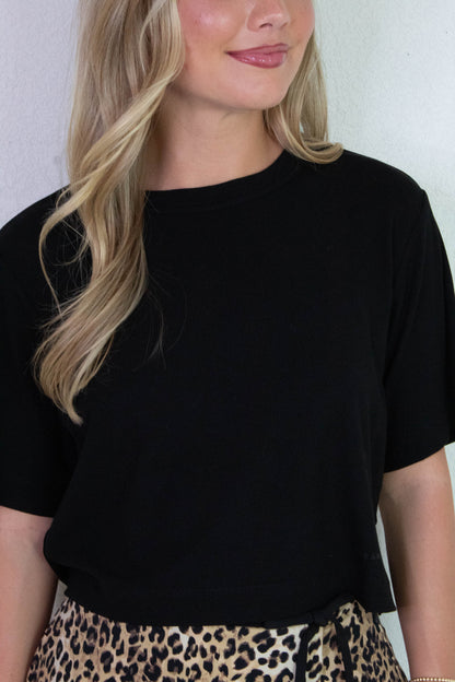  Karen Cropped Tee, Black | Cream Yoga