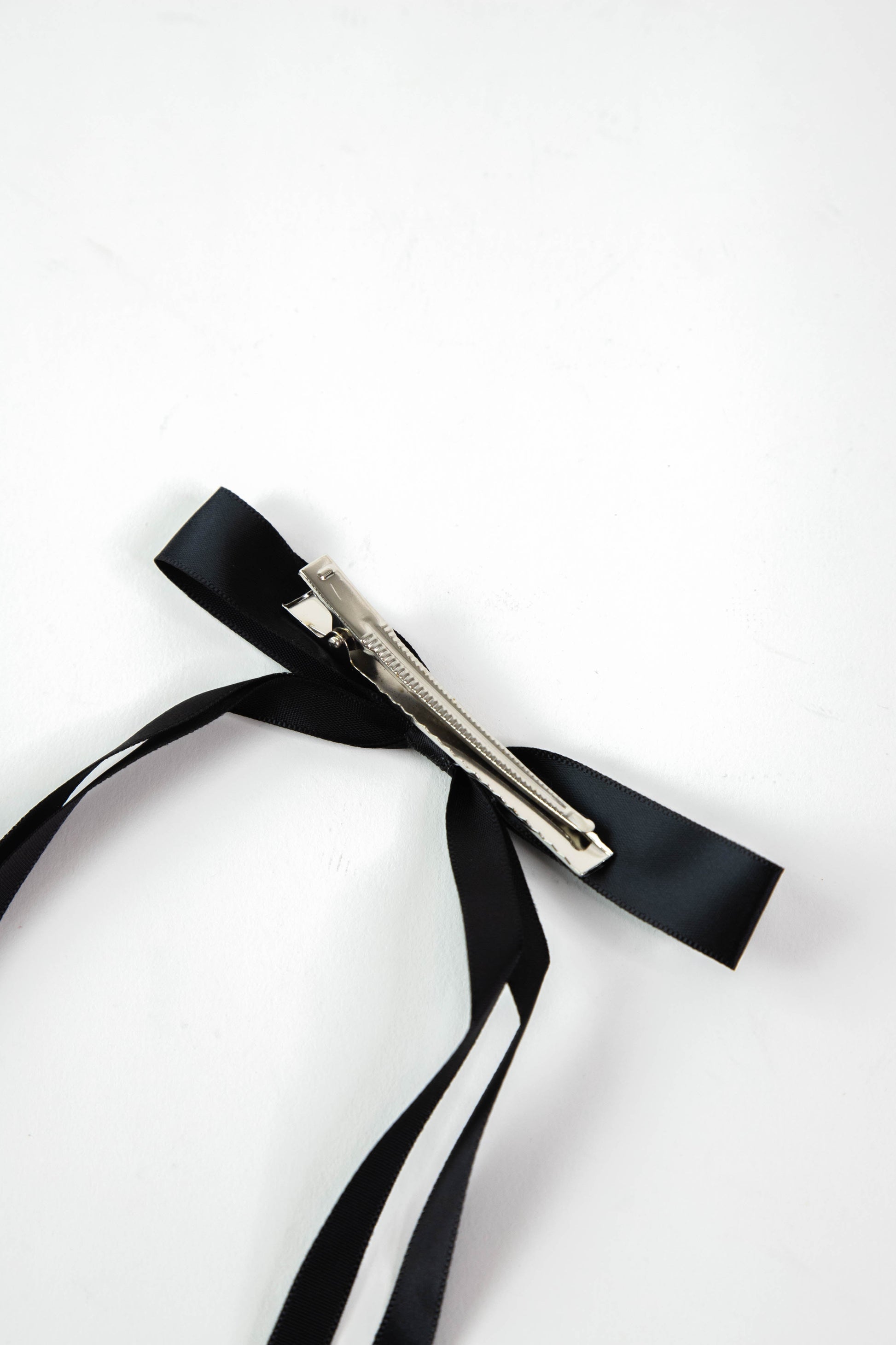  Vivi Long Bow Hair Clip, Black