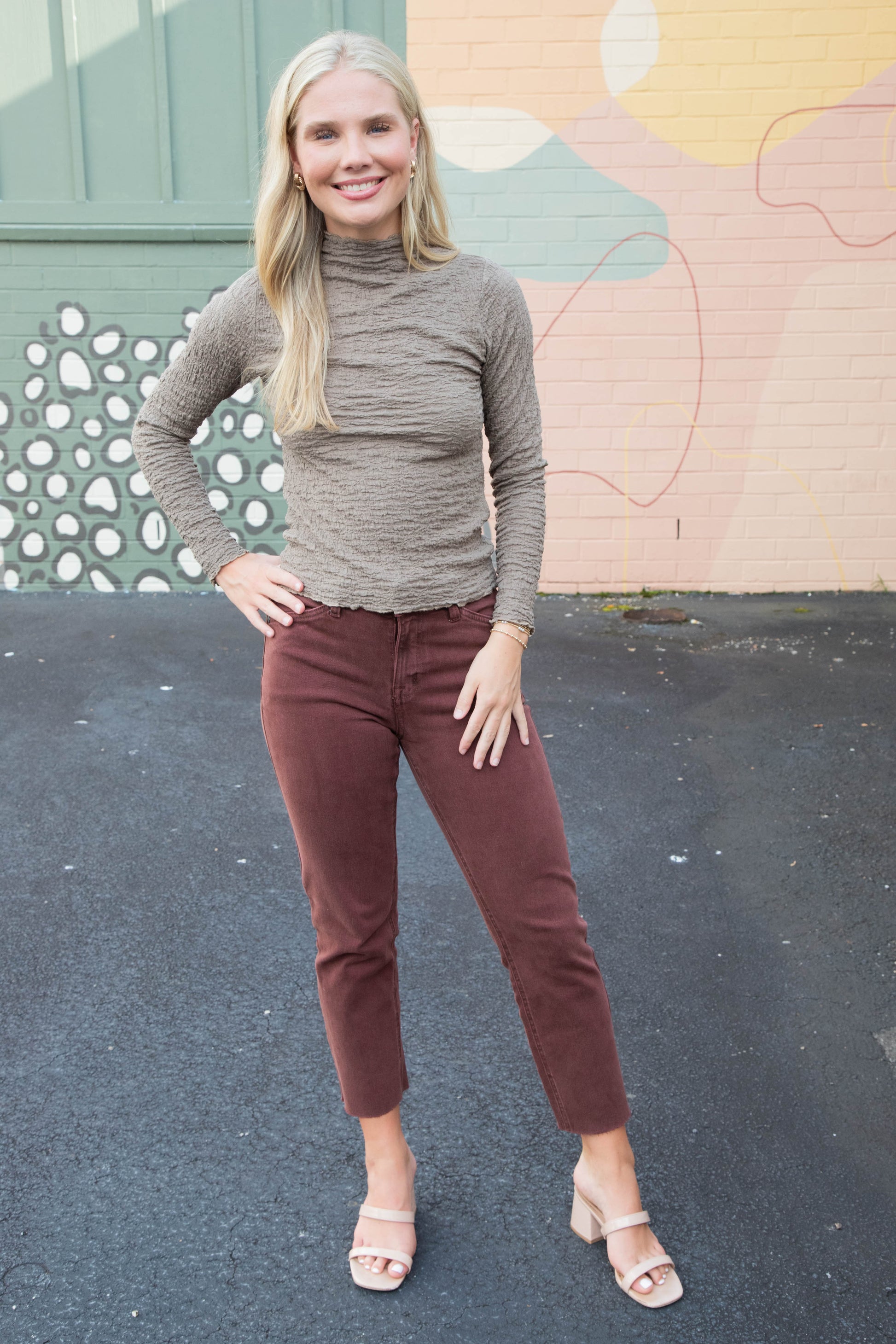  Hope Textured Crinkle Knit Top, Mushroom