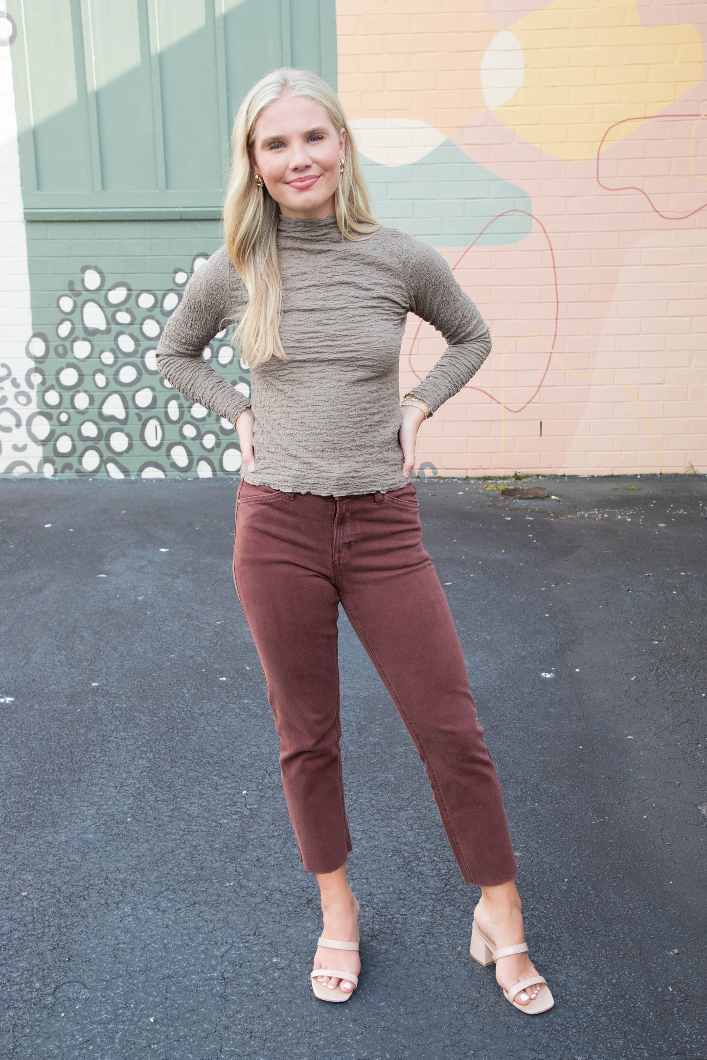  Hope Textured Crinkle Knit Top, Mushroom