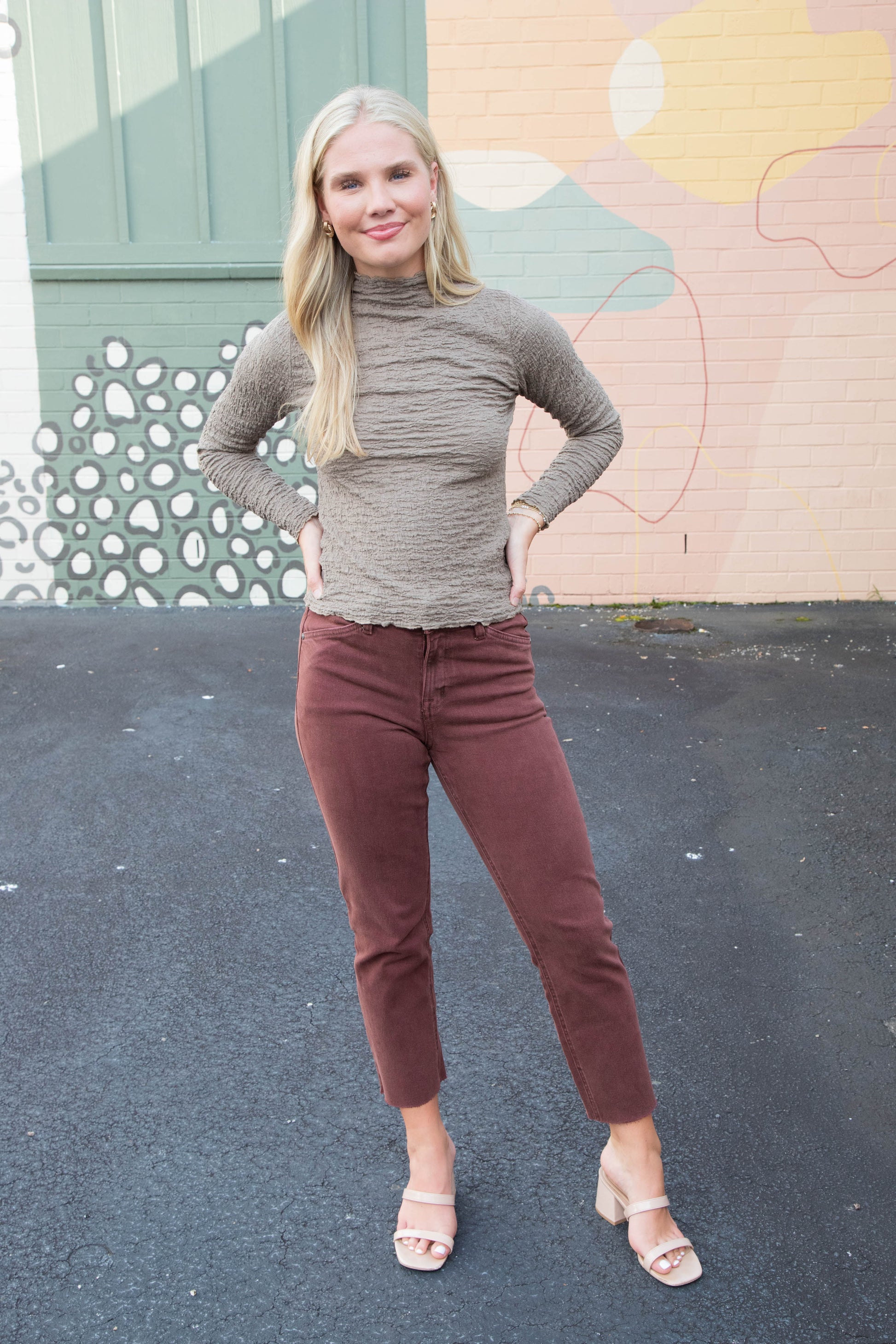  Hope Textured Crinkle Knit Top, Mushroom