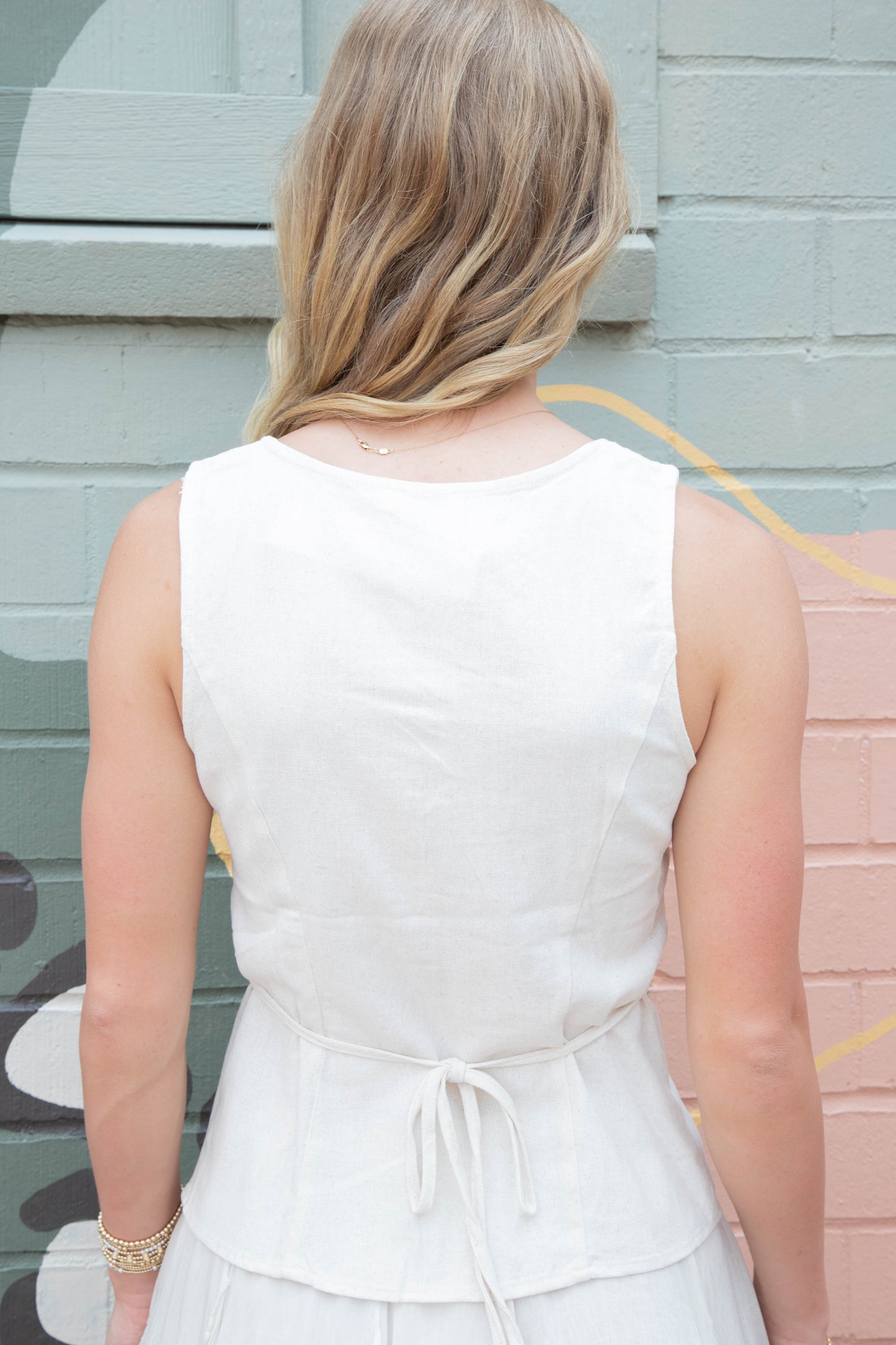  Isabela Linen Split Hem Vest, Natural