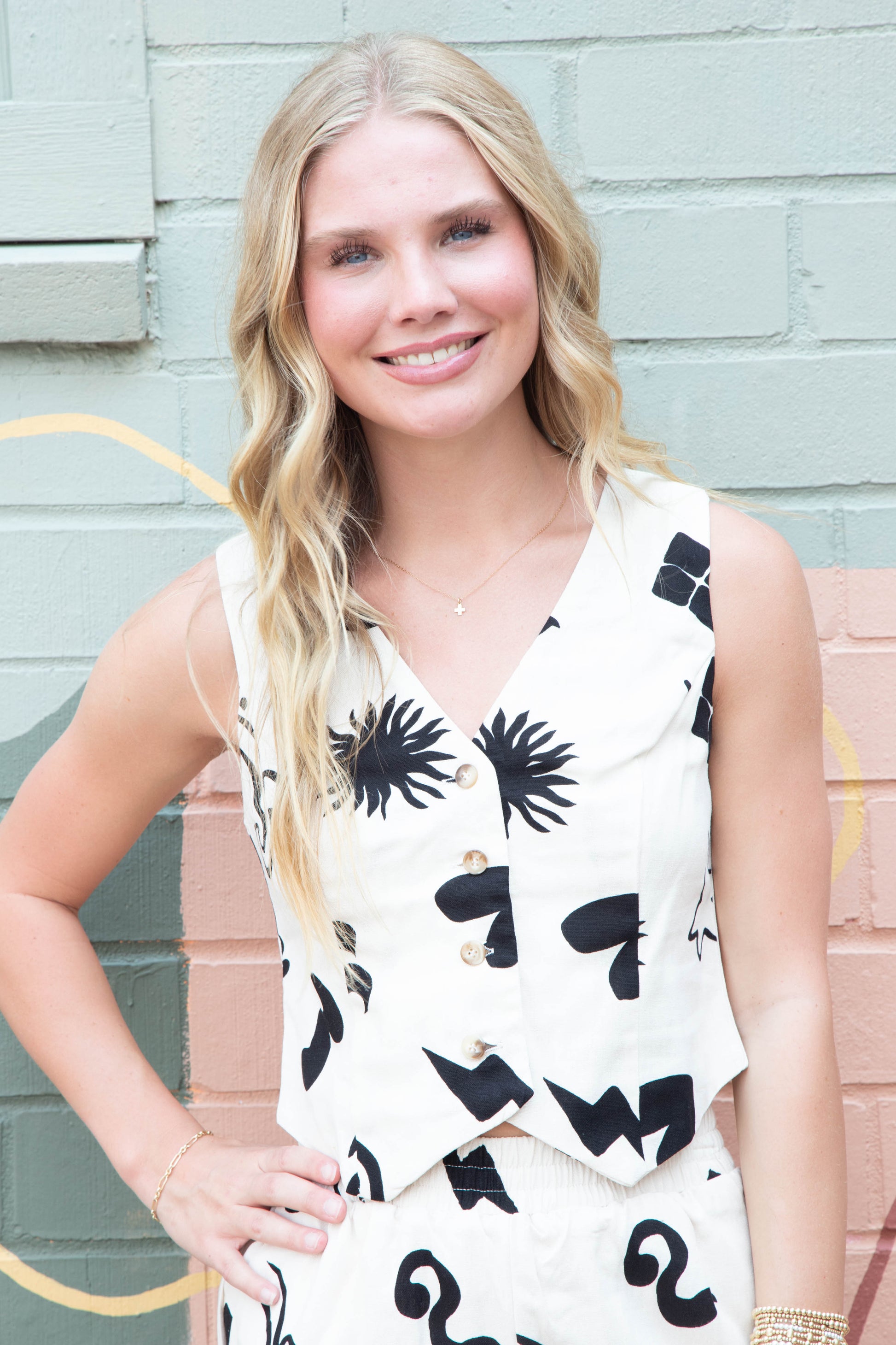  Priscilla Doodle Print Linen Vest, Cream