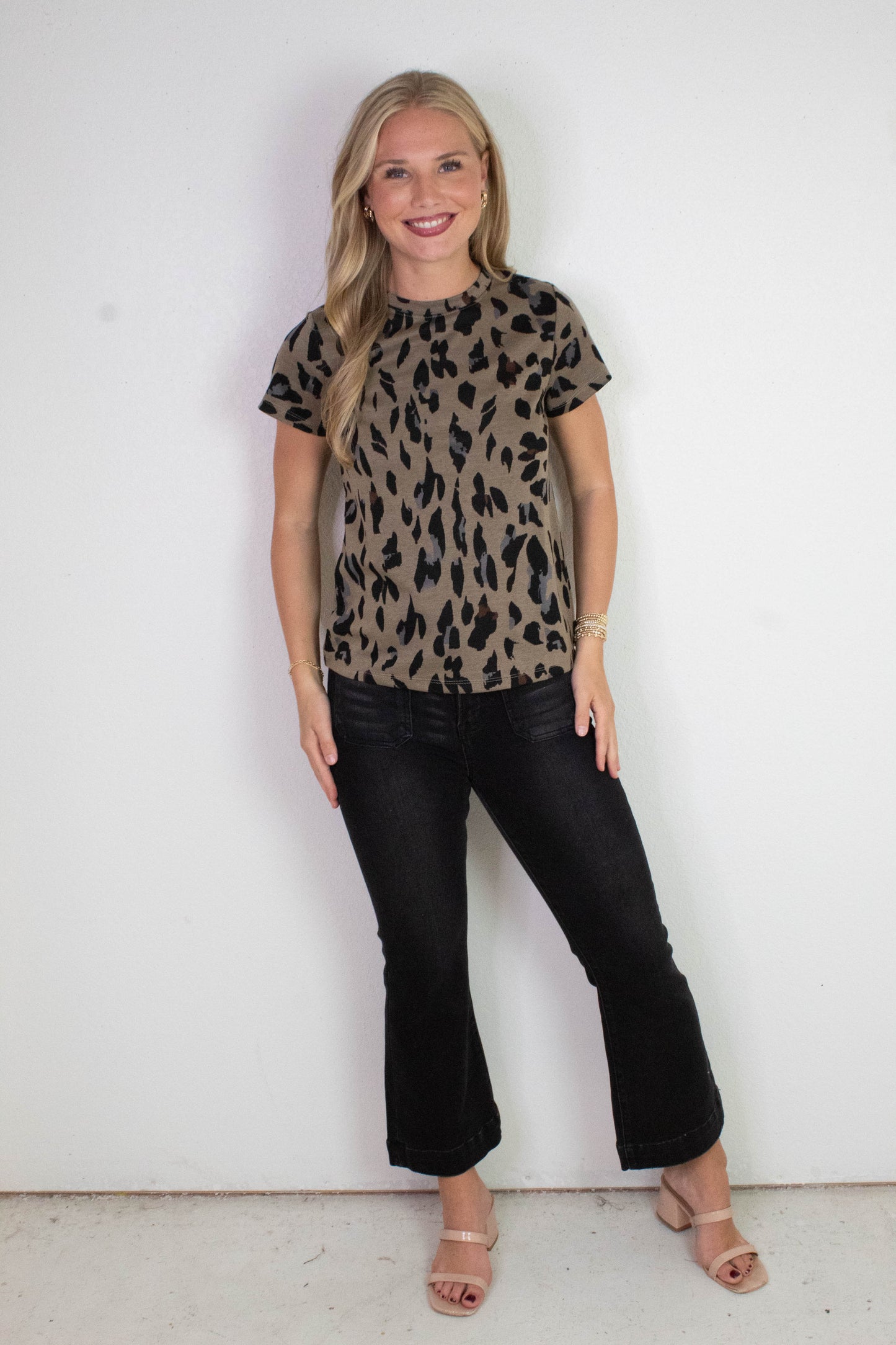  Amelia Patch Pocket Ankle Flare Jeans, Black