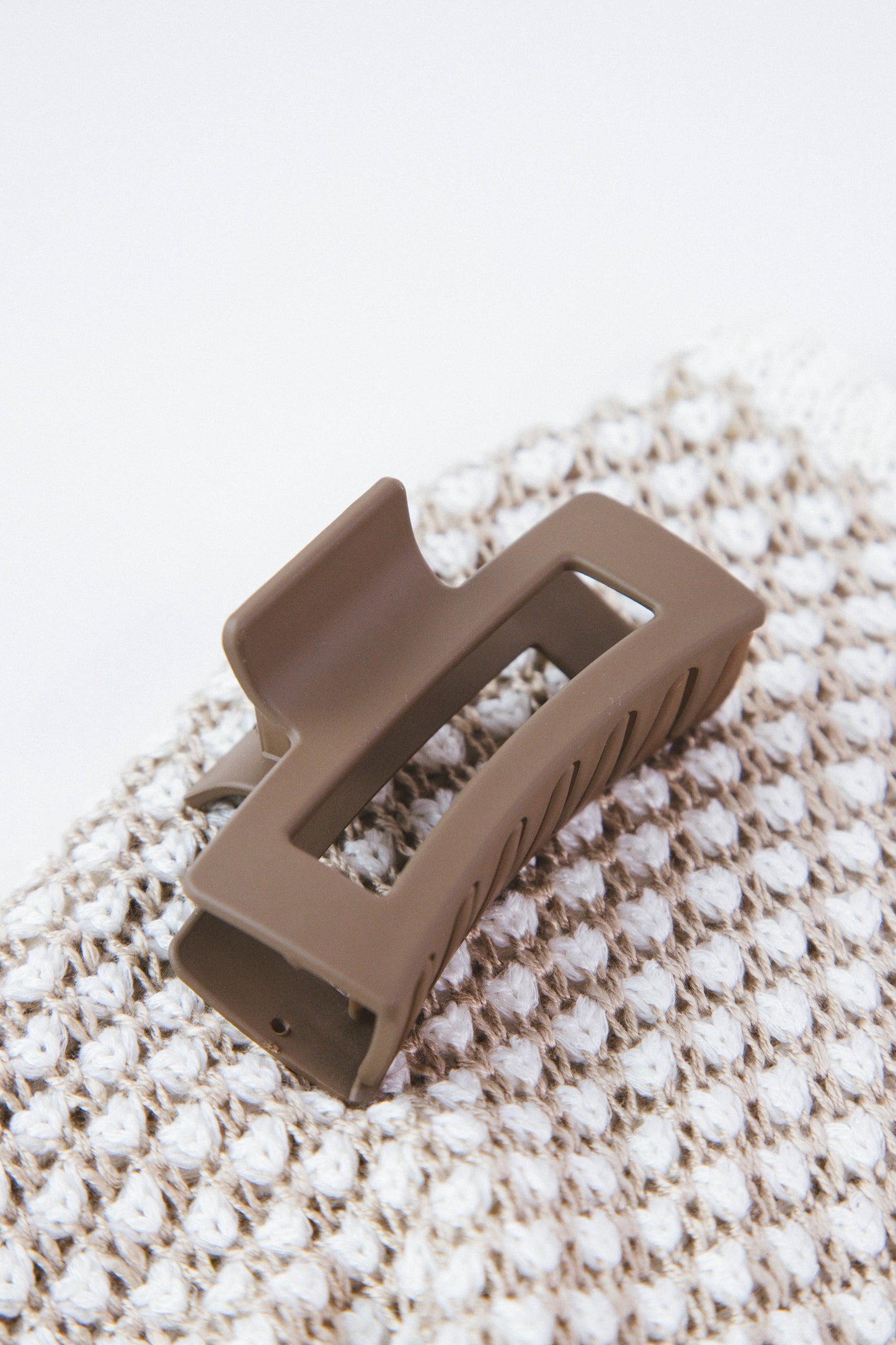  Perfect Day Hair Claw, Brown