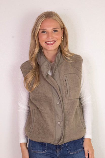 Be Cool Elena Fleece Button Up Vest, Olive