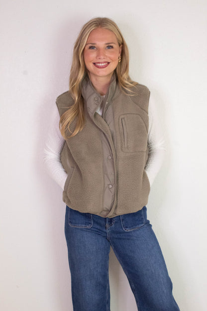 Be Cool Elena Fleece Button Up Vest, Olive