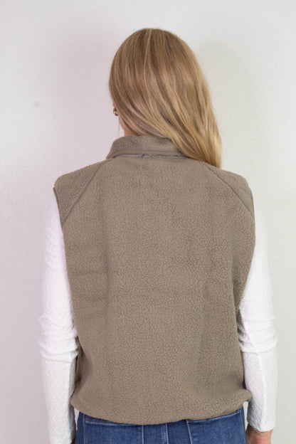 Be Cool Elena Fleece Button Up Vest, Olive