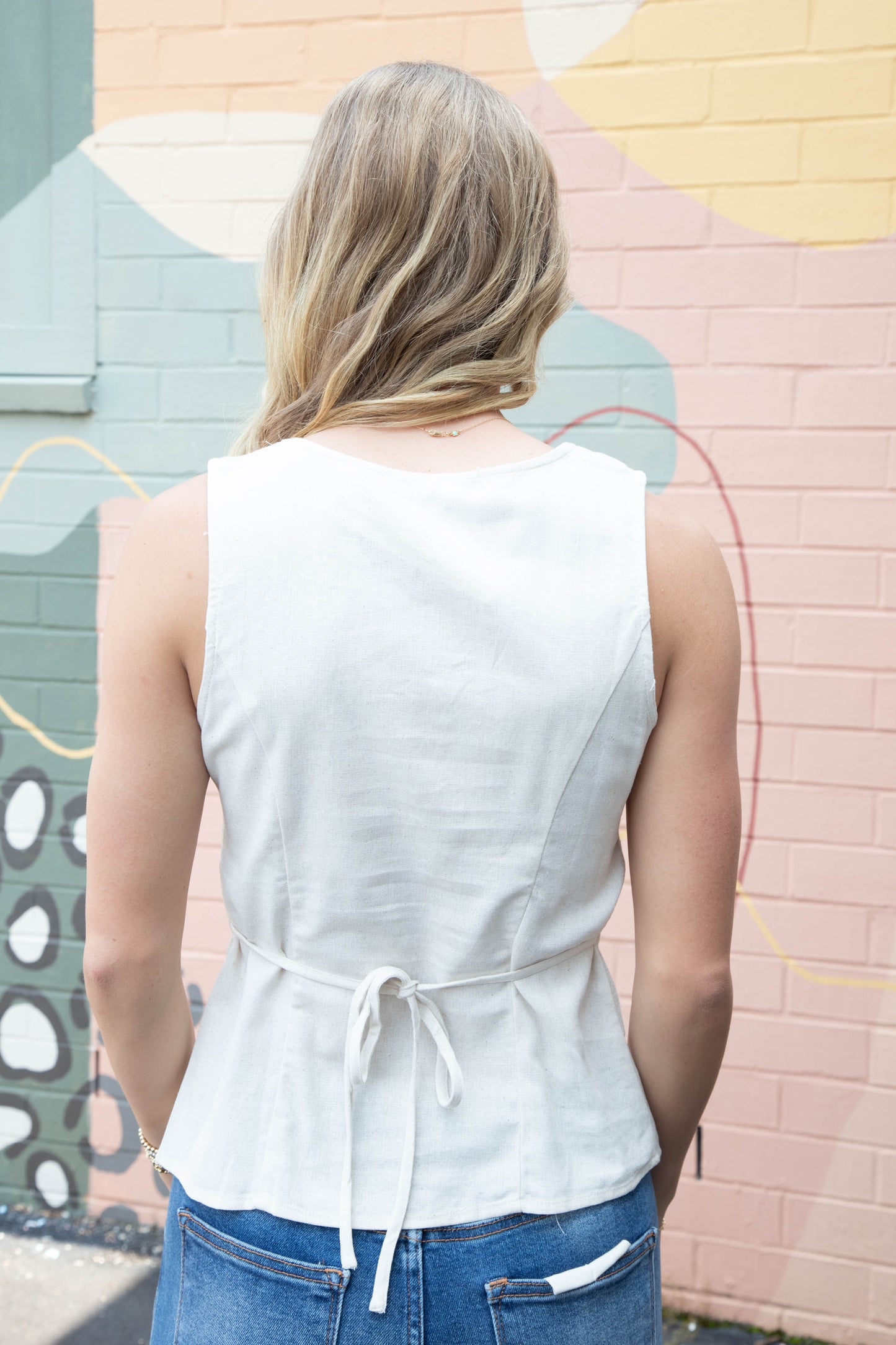  Isabela Linen Split Hem Vest, Natural