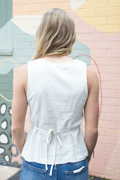  Isabela Linen Split Hem Vest, Natural