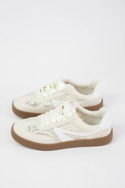  Voyage Classic Low Top Sneaker, Ivory Lace | DV By Dolce Vita