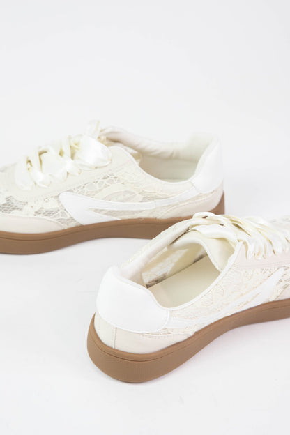  Voyage Classic Low Top Sneaker, Ivory Lace | DV By Dolce Vita
