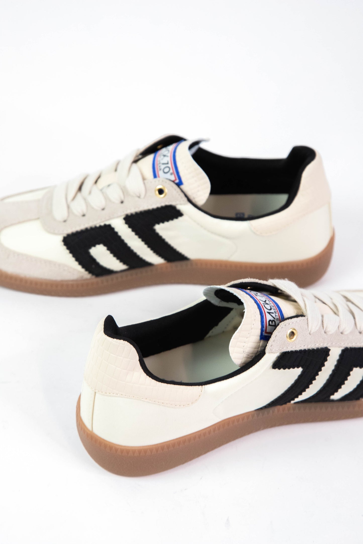  Ghost Retro Streetwear Sneaker, Beige Black | Back 70