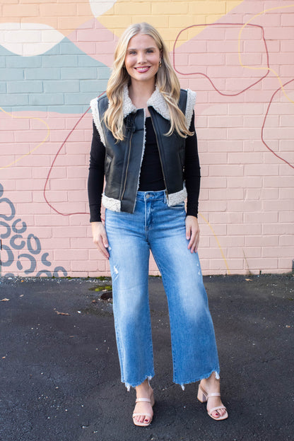  Charlotte High Rise Lightly Distressed Jeans, Medium