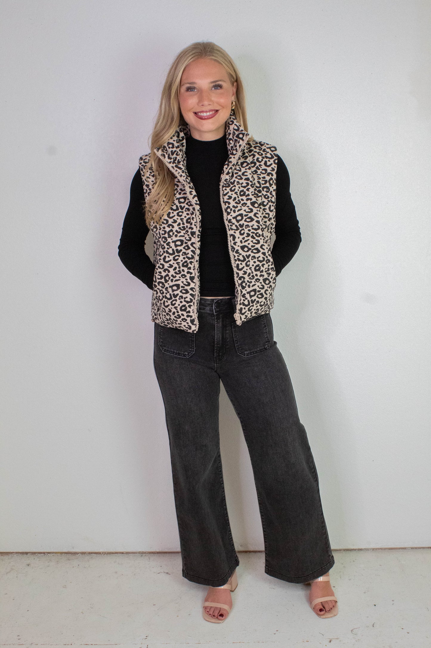  Leah Patch Pocket Wide Leg Jeans, Washed Black