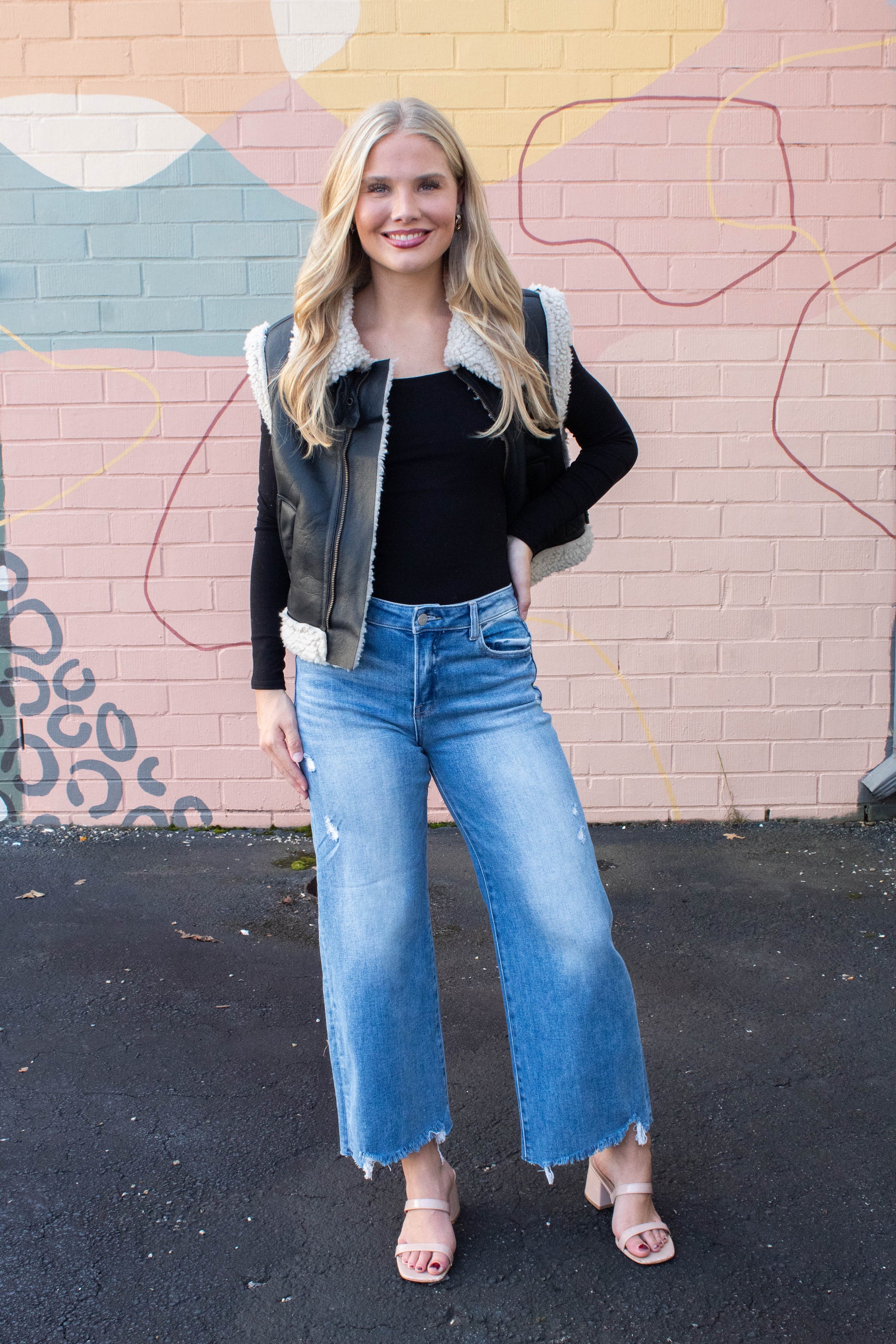  Charlotte High Rise Lightly Distressed Jeans, Medium