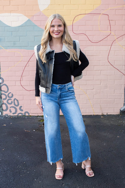  Charlotte High Rise Lightly Distressed Jeans, Medium
