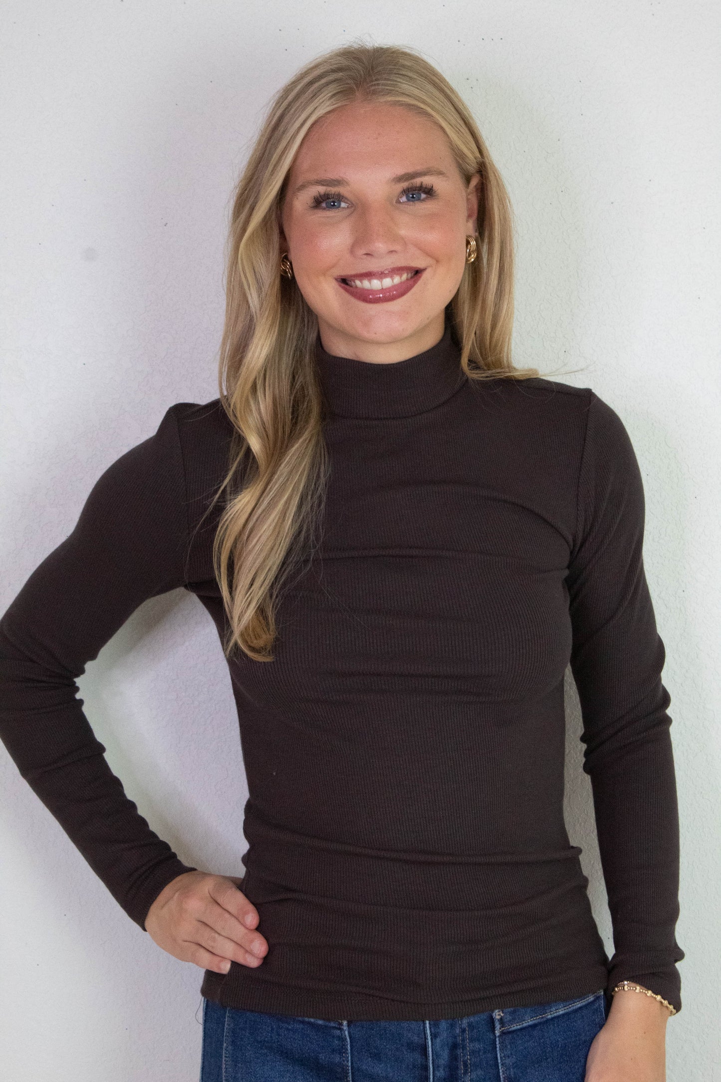  Mock Neck Essential Top, Semi Sweet | Sanctuary
