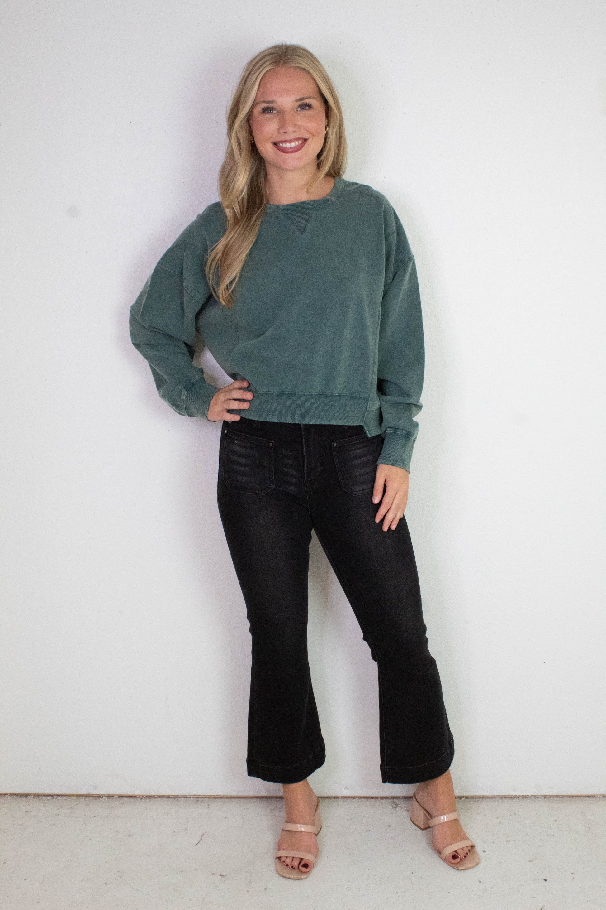  Amelia Patch Pocket Ankle Flare Jeans, Black