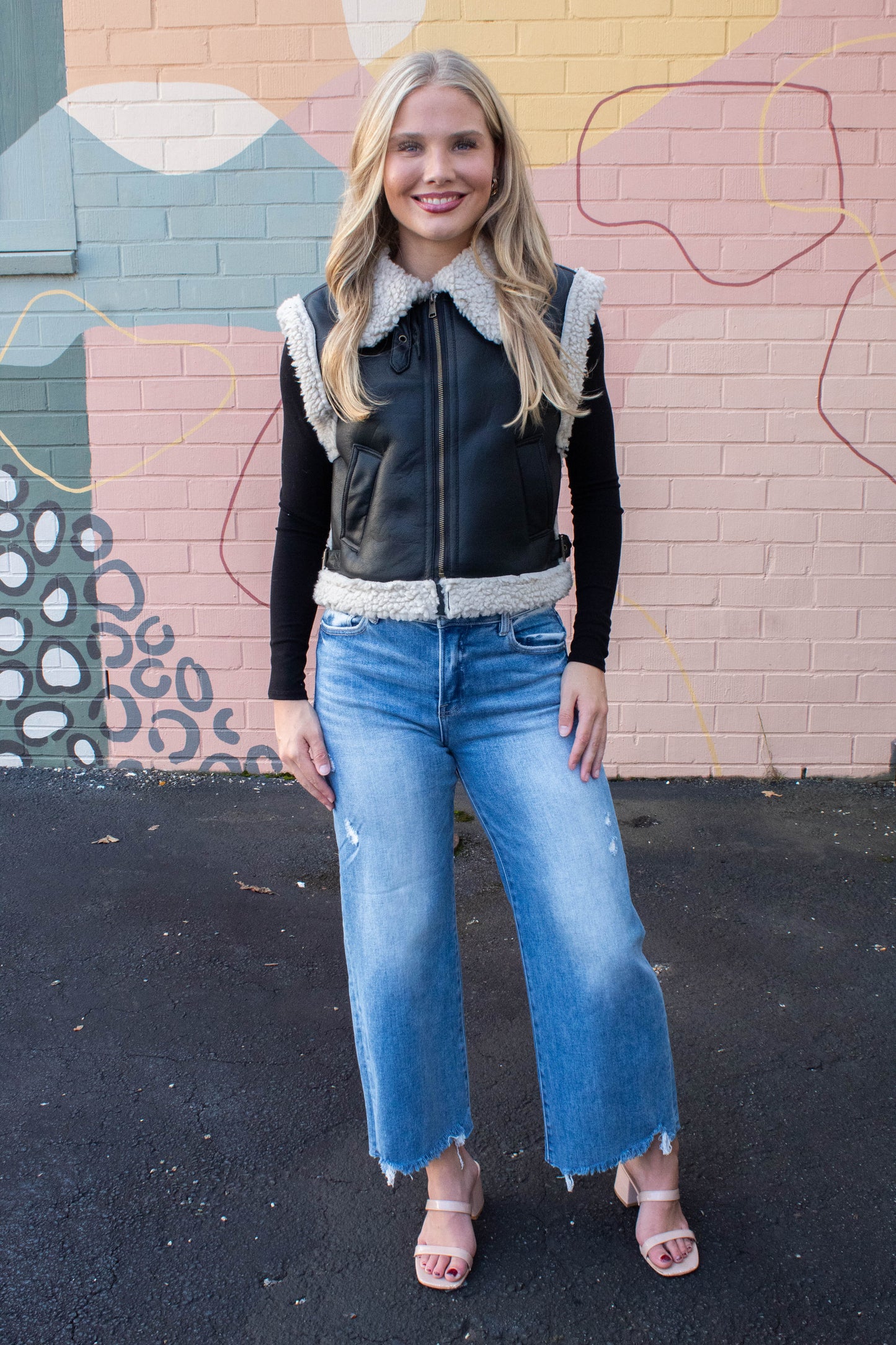  Charlotte High Rise Lightly Distressed Jeans, Medium