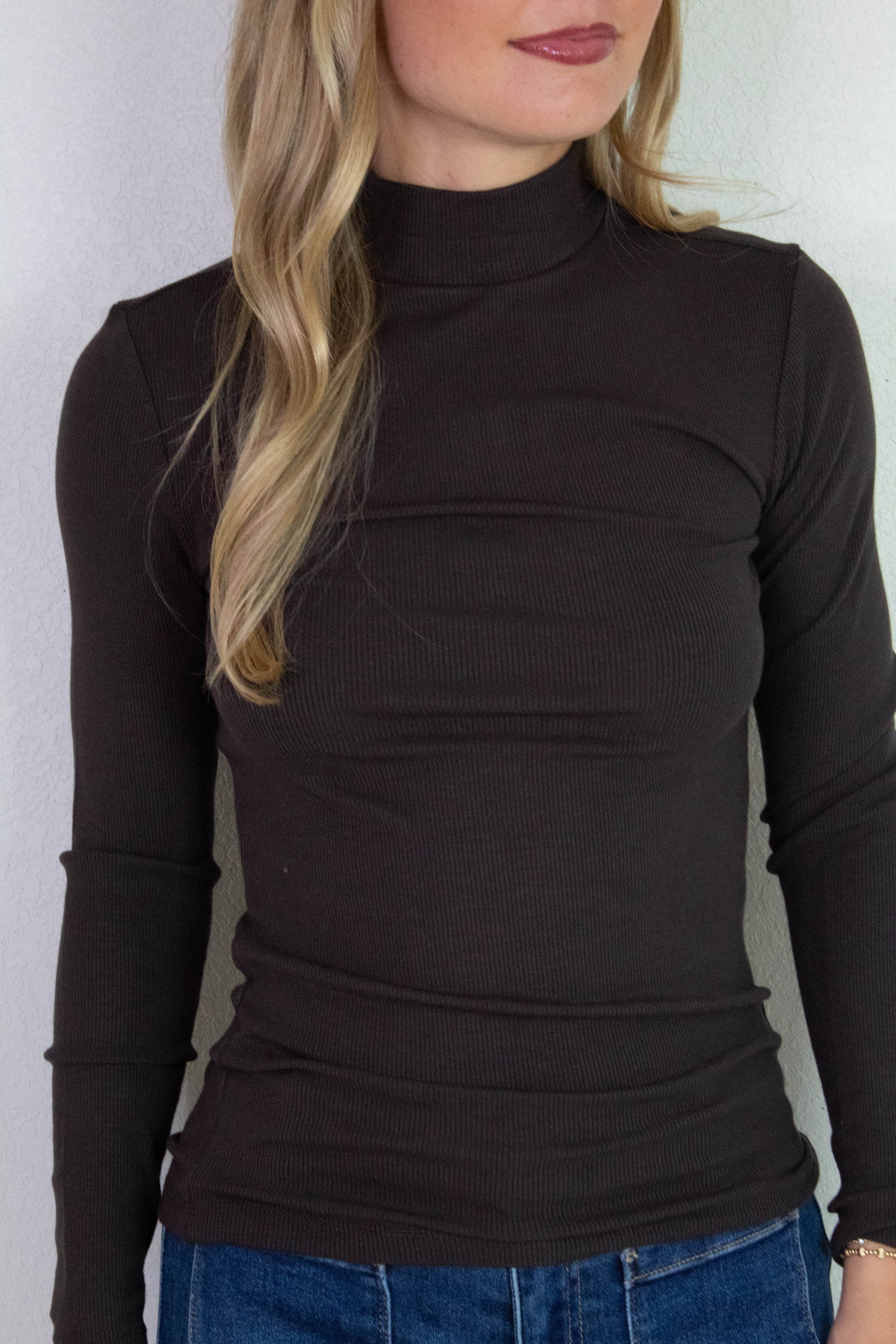  Mock Neck Essential Top, Semi Sweet | Sanctuary