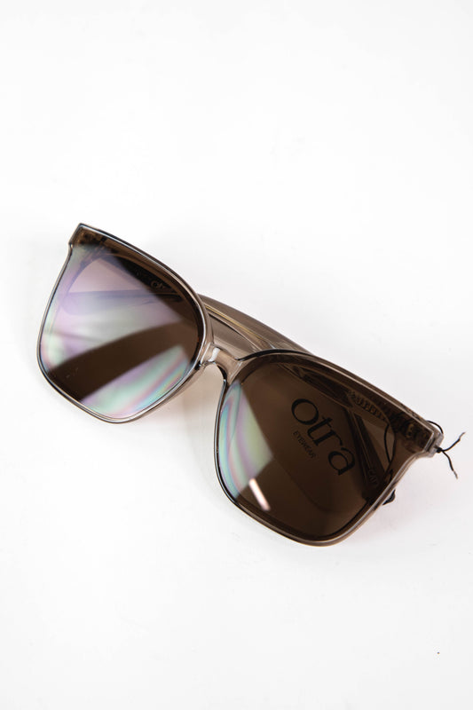  Betty, Transparent Olive/Brown | Otra