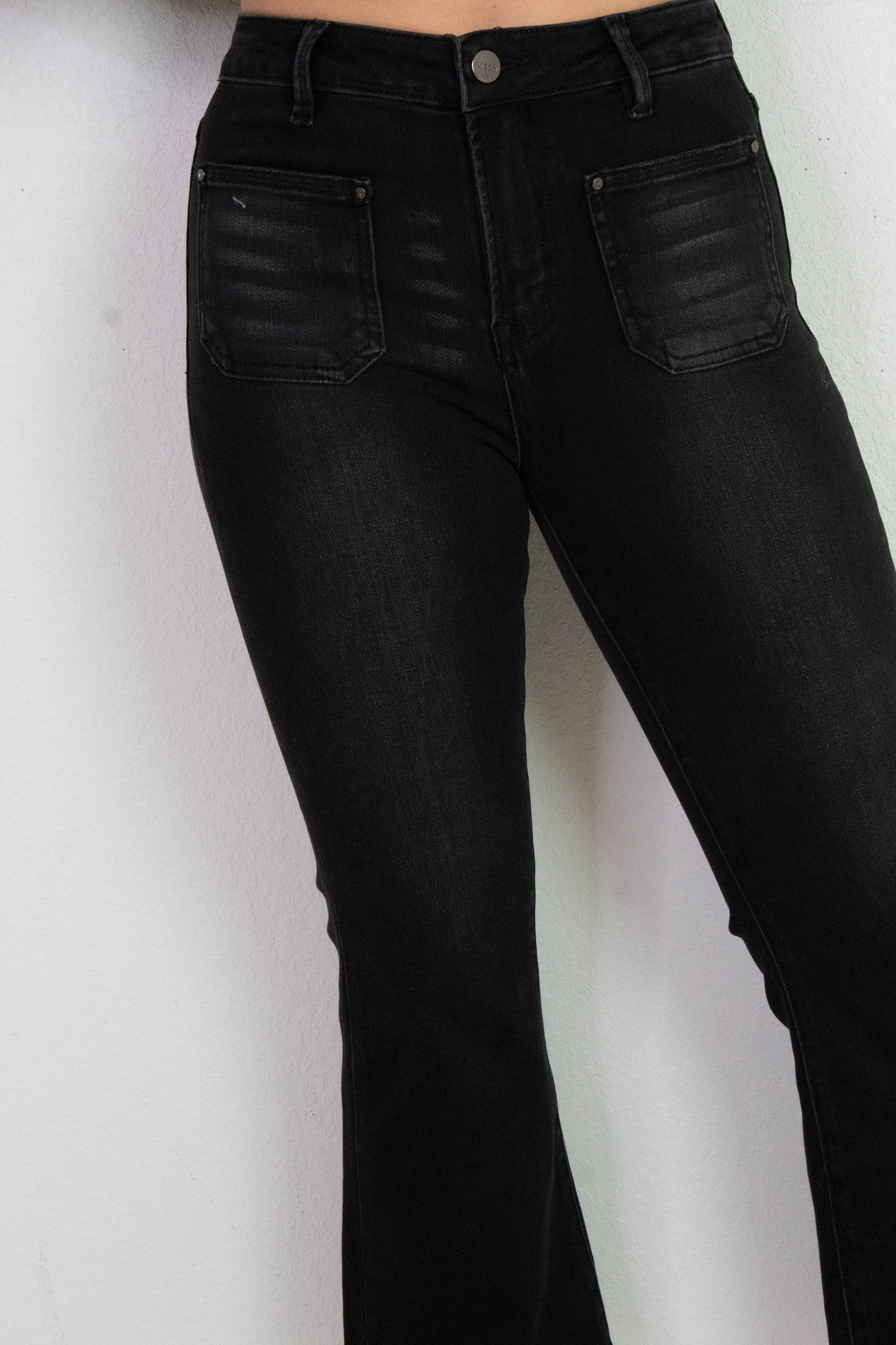  Amelia Patch Pocket Ankle Flare Jeans, Black