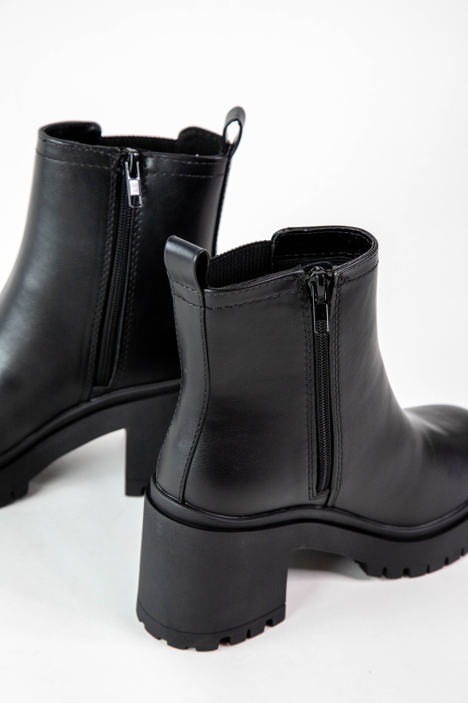  Walrus Platform Chelsea Boot, Black PU