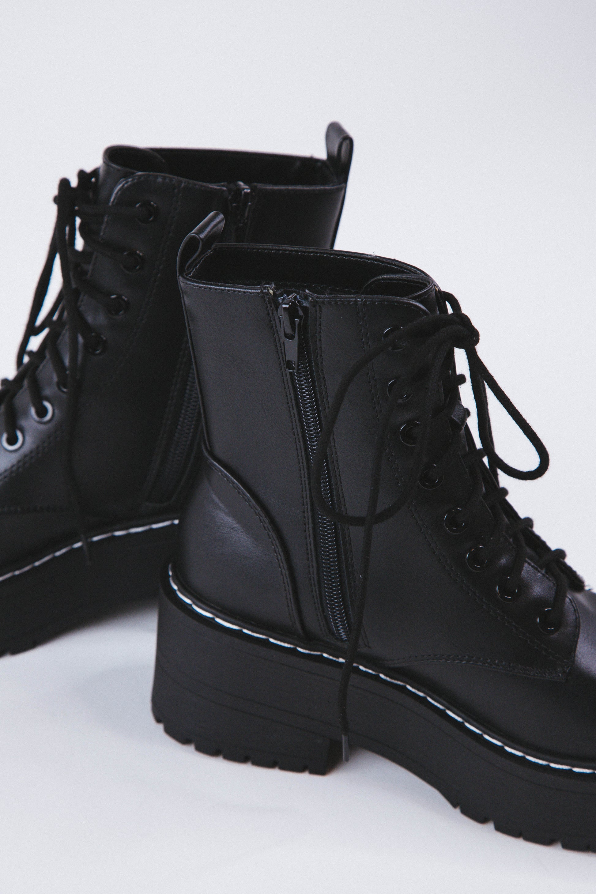  Fling Lace Up Chunky Combat, Black