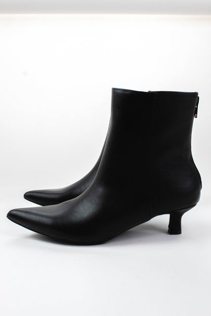  Genesis Kitten Heel Bootie, Black | Beach By Matisse