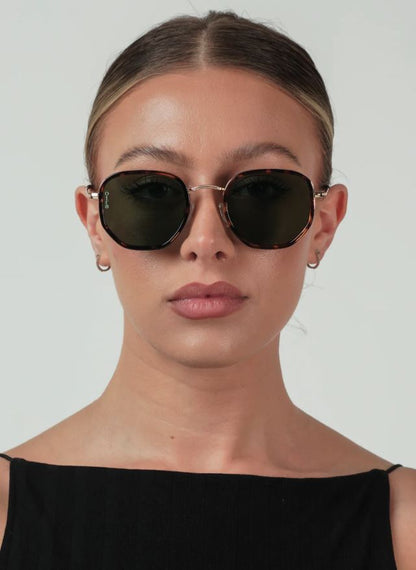  Tate, Tortoiseshell/Green | Otra